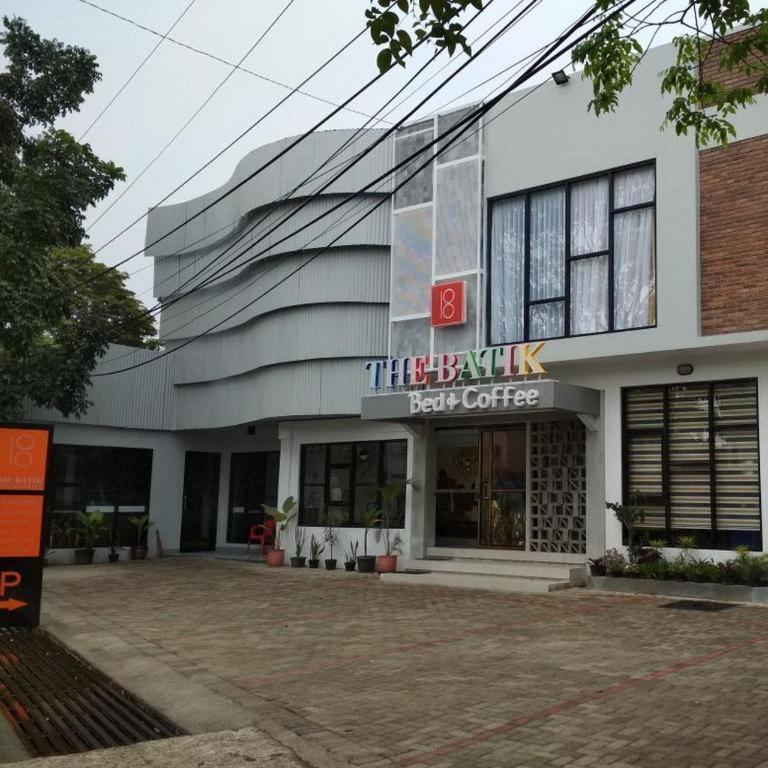 万隆巴提克床和咖啡酒店 外观 照片